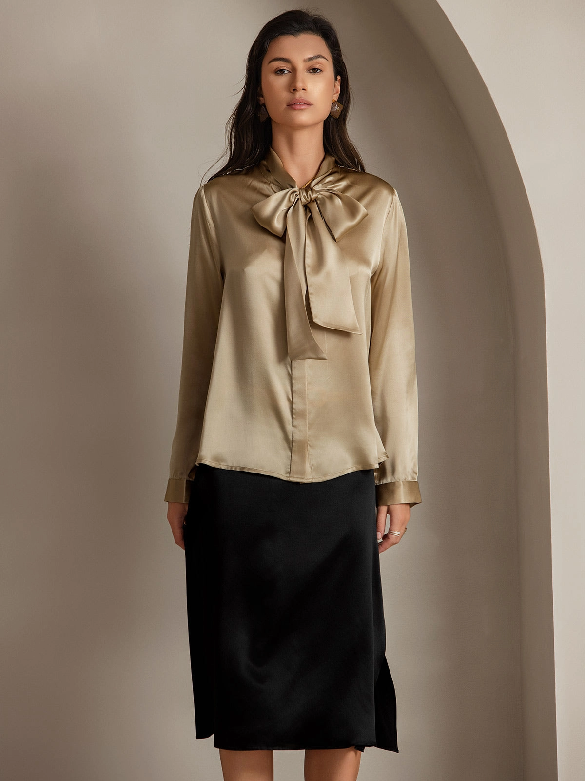19 Momme Silk Tie Neck Long-sleeved Shirt