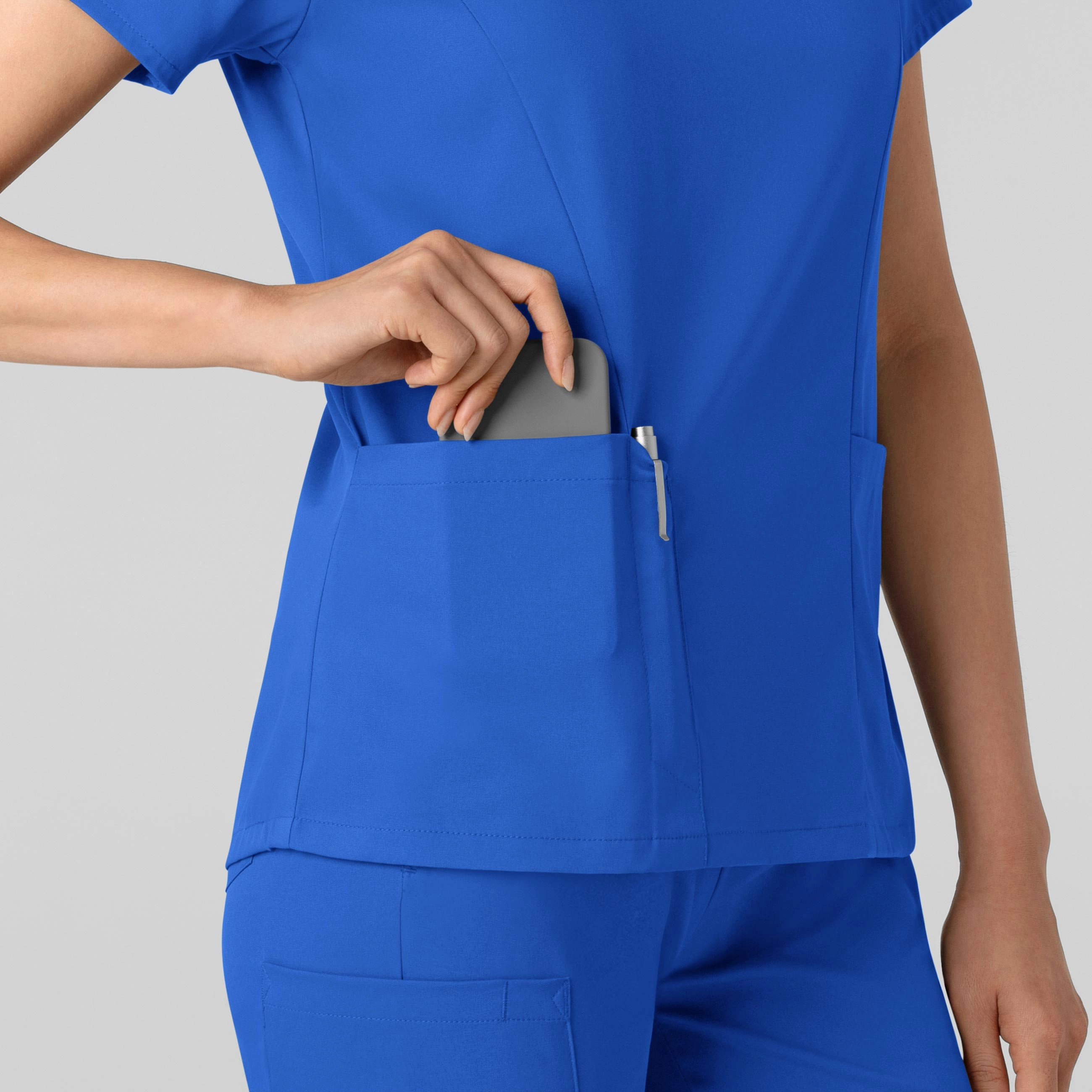 Boundless Women's 2-Pocket V-Neck Scrub Top - Royal
