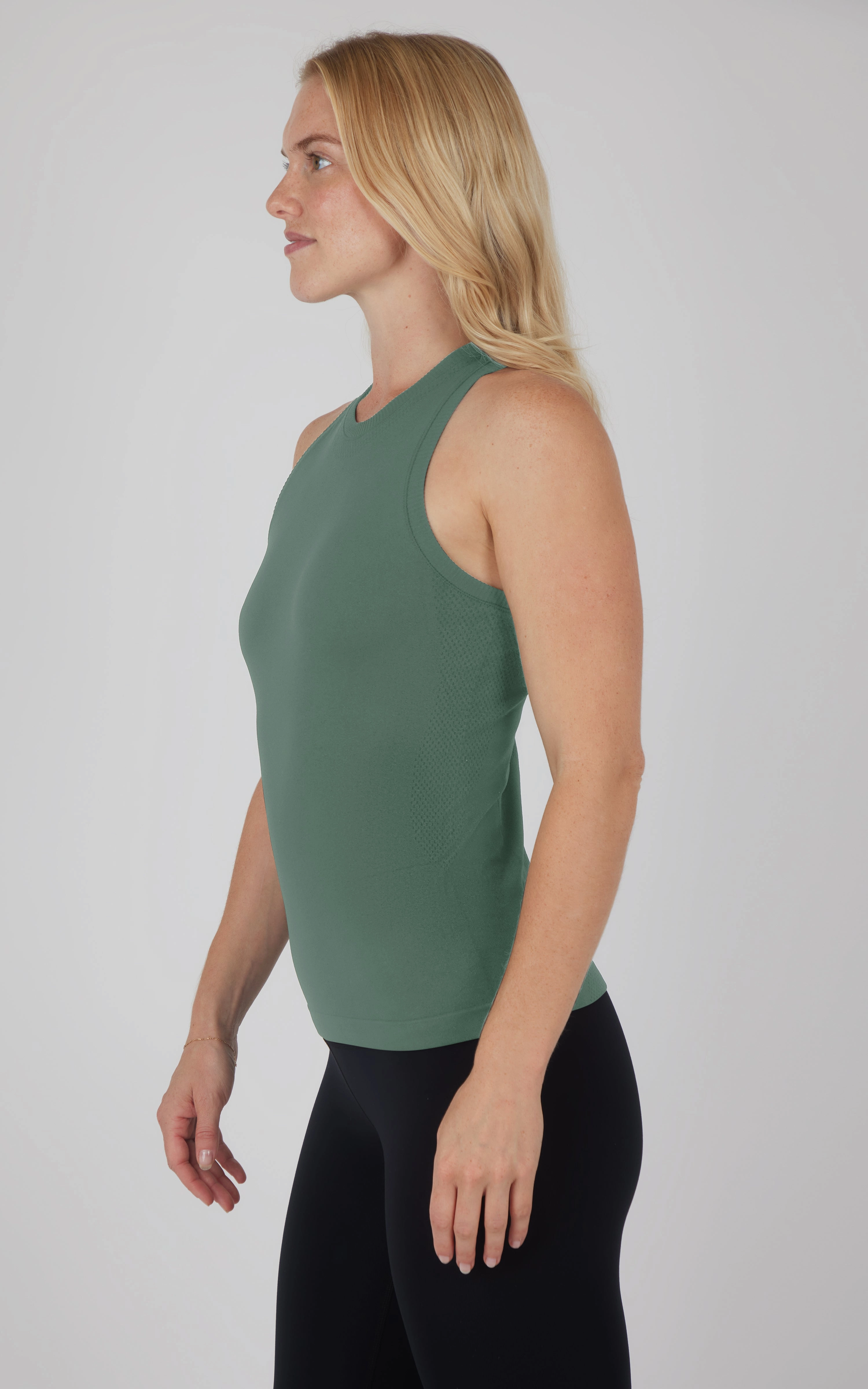 Seamless Competition Tank