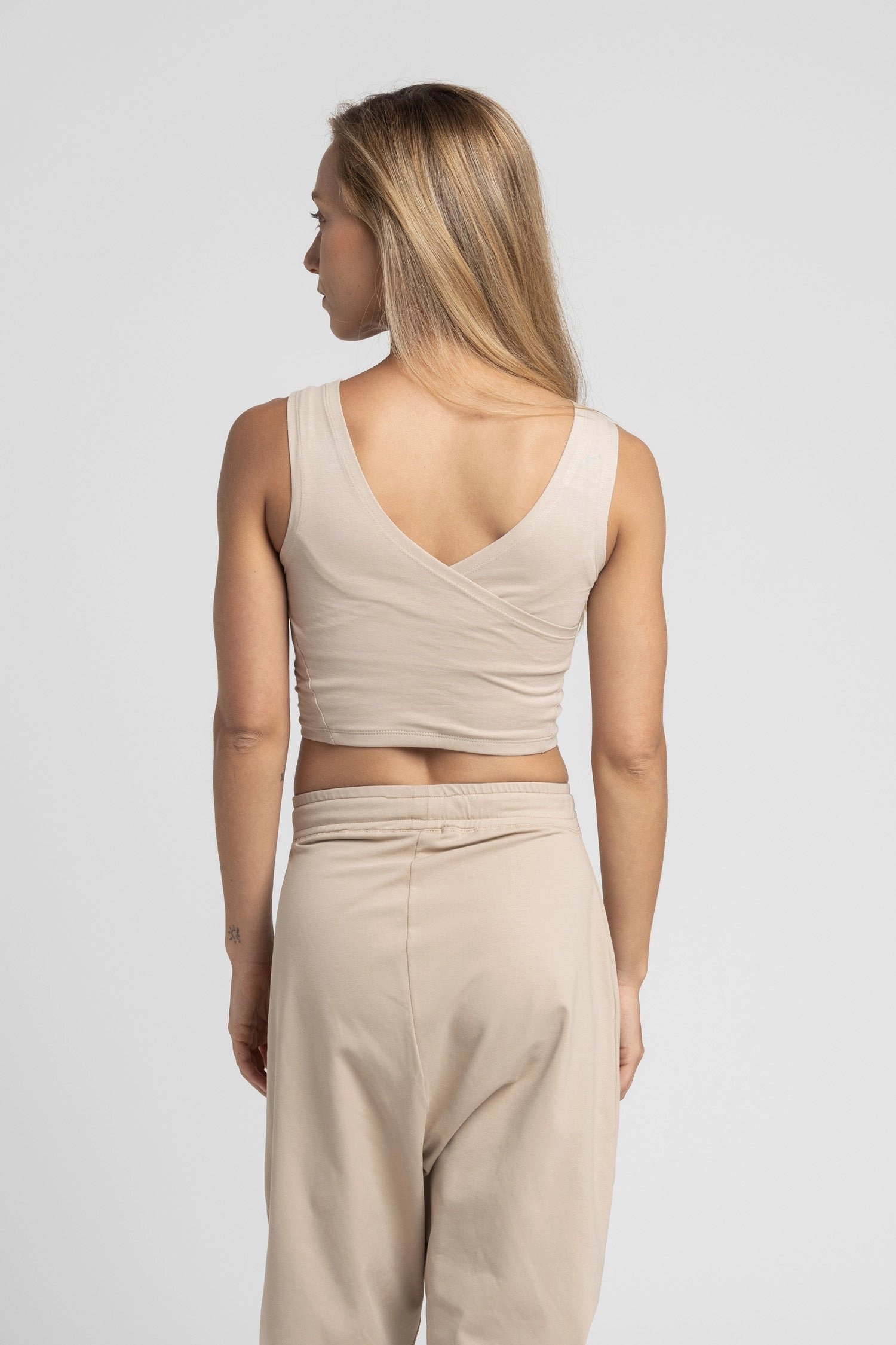 V Back Cropped Tank Top