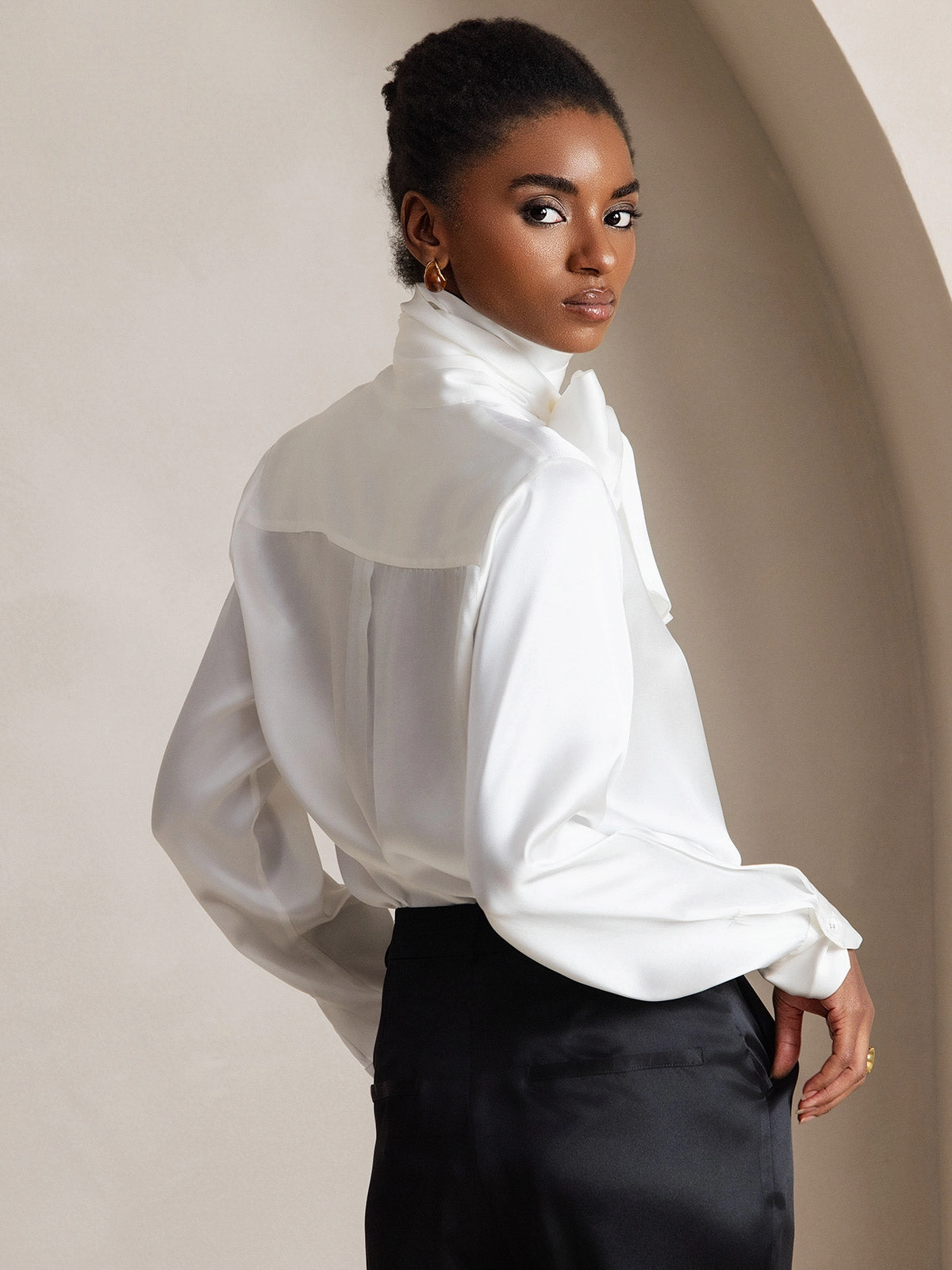 Women's 19 Momme Silk Classic Tie Neck Shirt