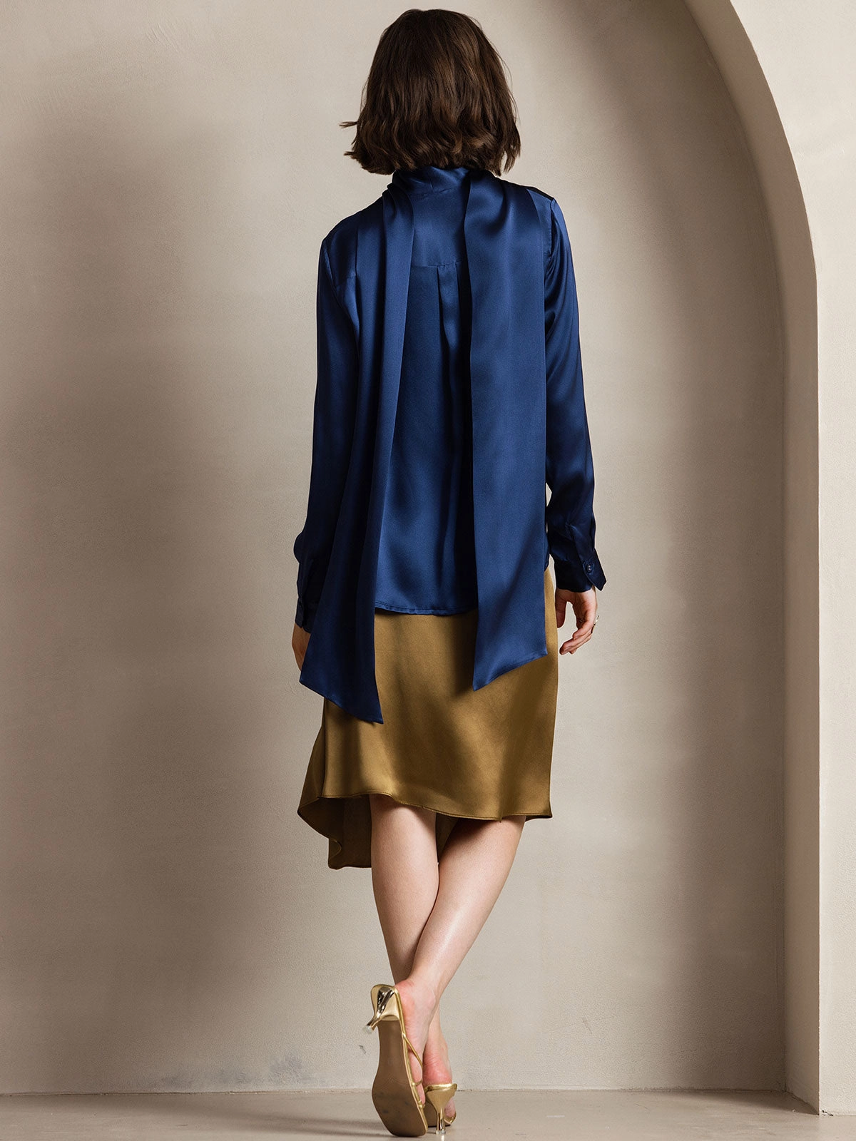 Women's 19 Momme Silk Classic Tie Neck Shirt
