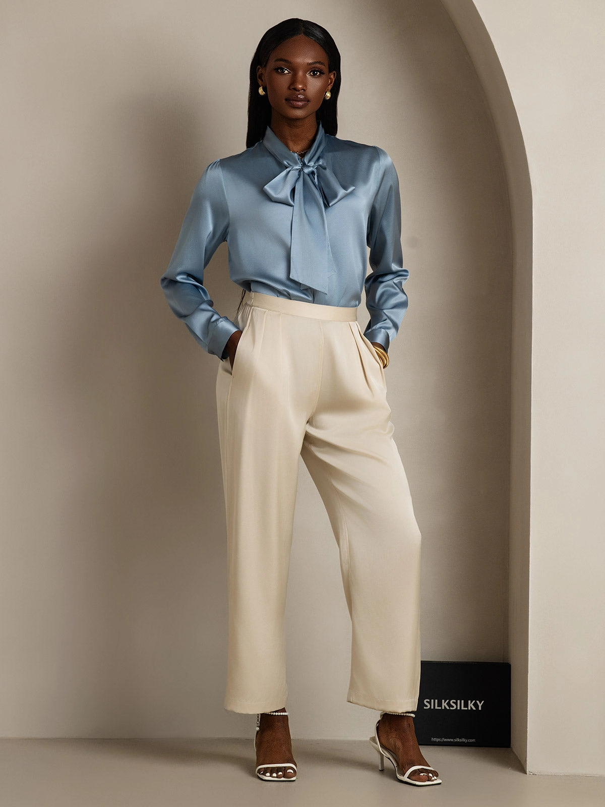 Women's 19 Momme Silk Elegant Tie Neck Long-sleeved Shirt