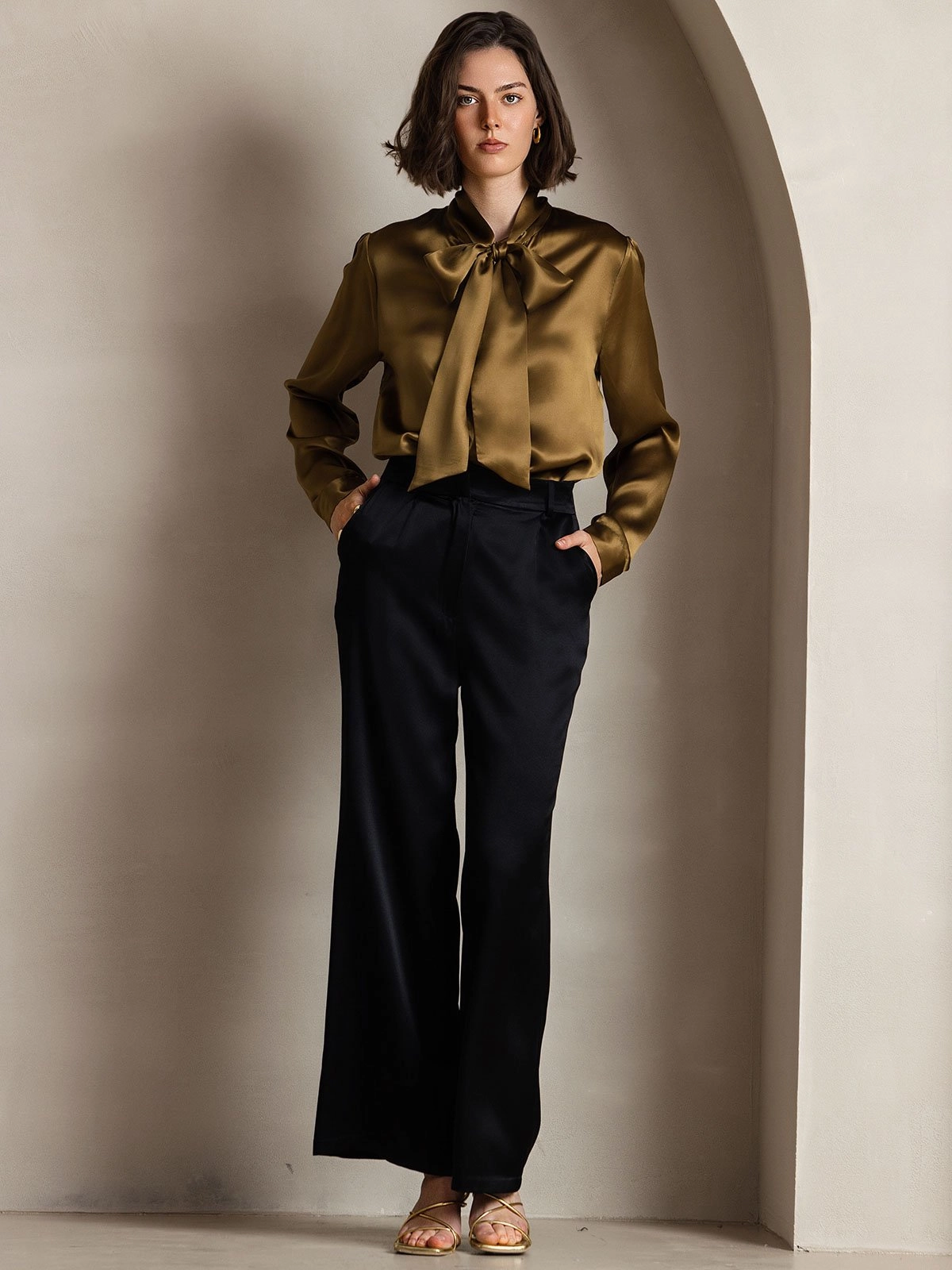Women's 19 Momme Silk Elegant Tie Neck Long-sleeved Shirt