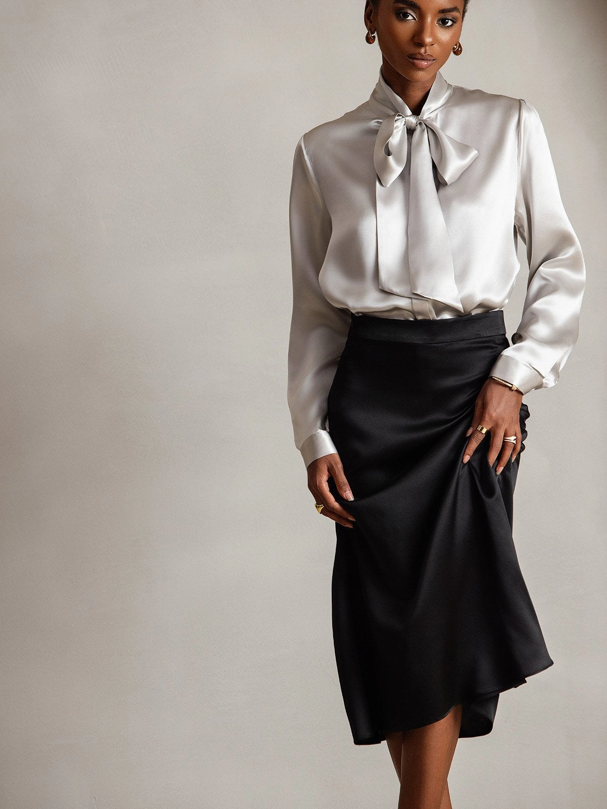 Women's 19 Momme Silk Elegant Tie Neck Long-sleeved Shirt