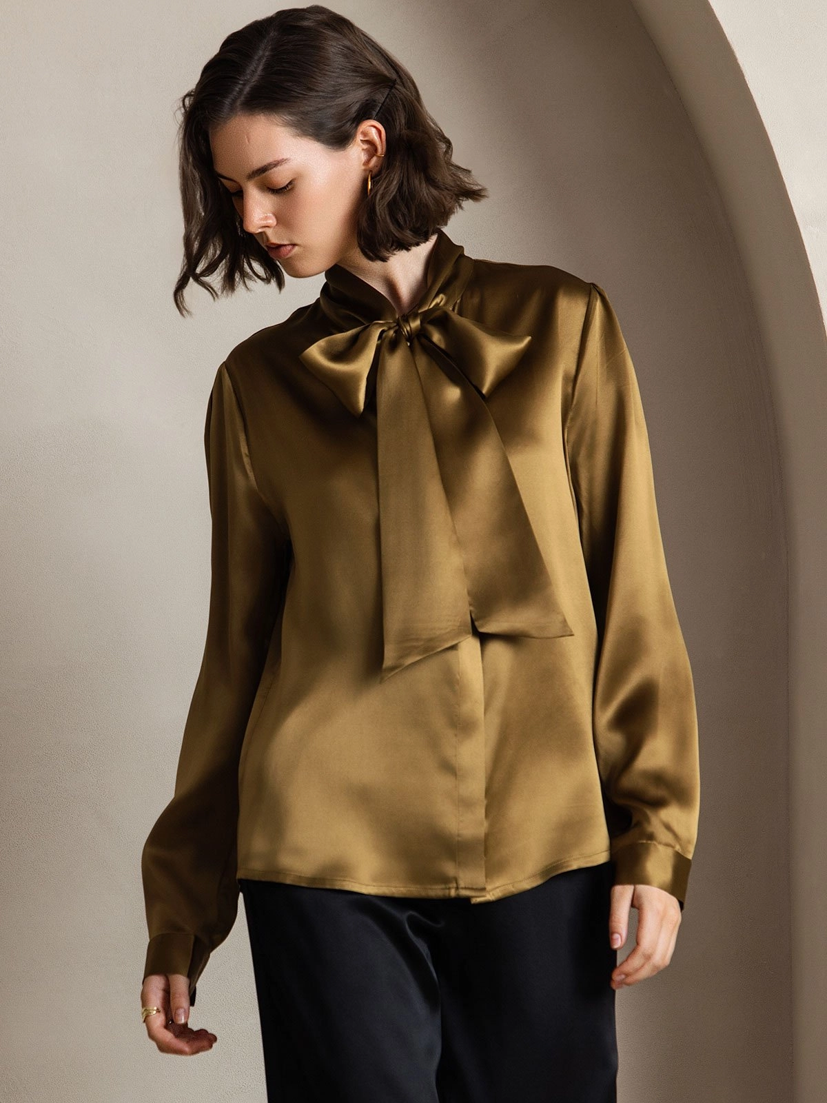 Women's 19 Momme Silk Elegant Tie Neck Long-sleeved Shirt