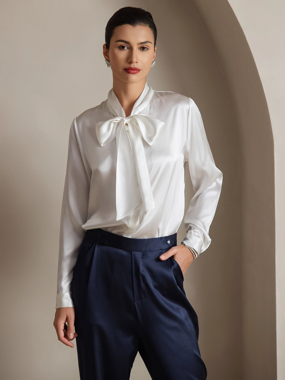 Women's 19 Momme Silk Elegant Tie Neck Long-sleeved Shirt