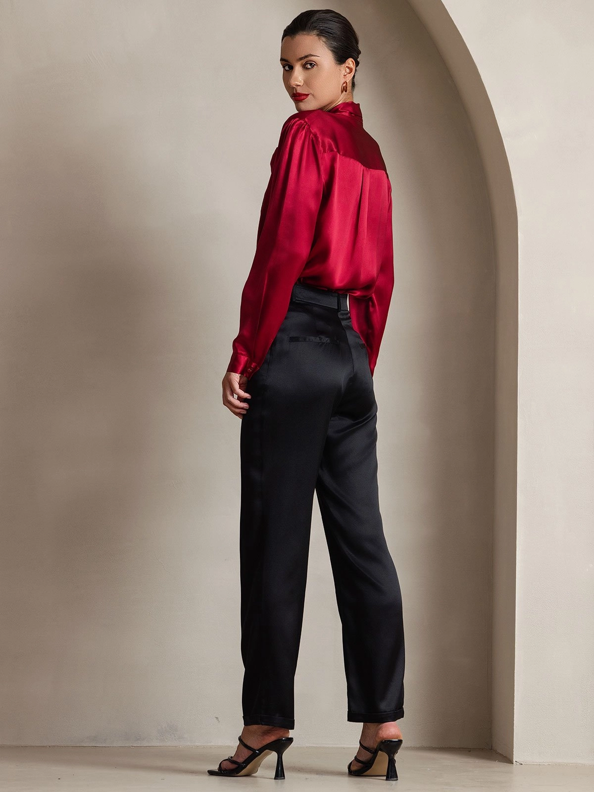 Women's 19 Momme Silk Elegant Tie Neck Long-sleeved Shirt