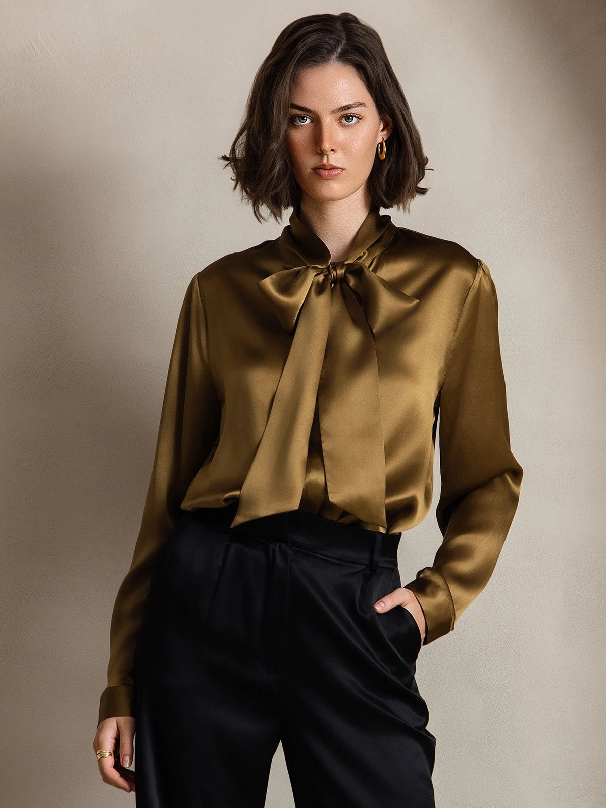 Women's 19 Momme Silk Elegant Tie Neck Long-sleeved Shirt