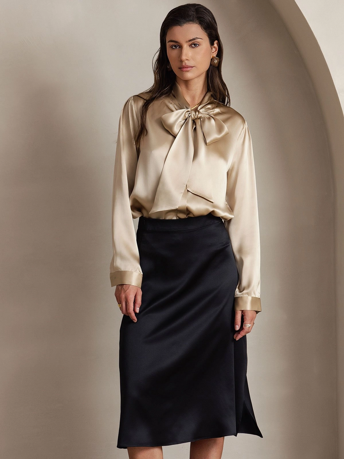 Women's 19 Momme Silk Elegant Tie Neck Long-sleeved Shirt