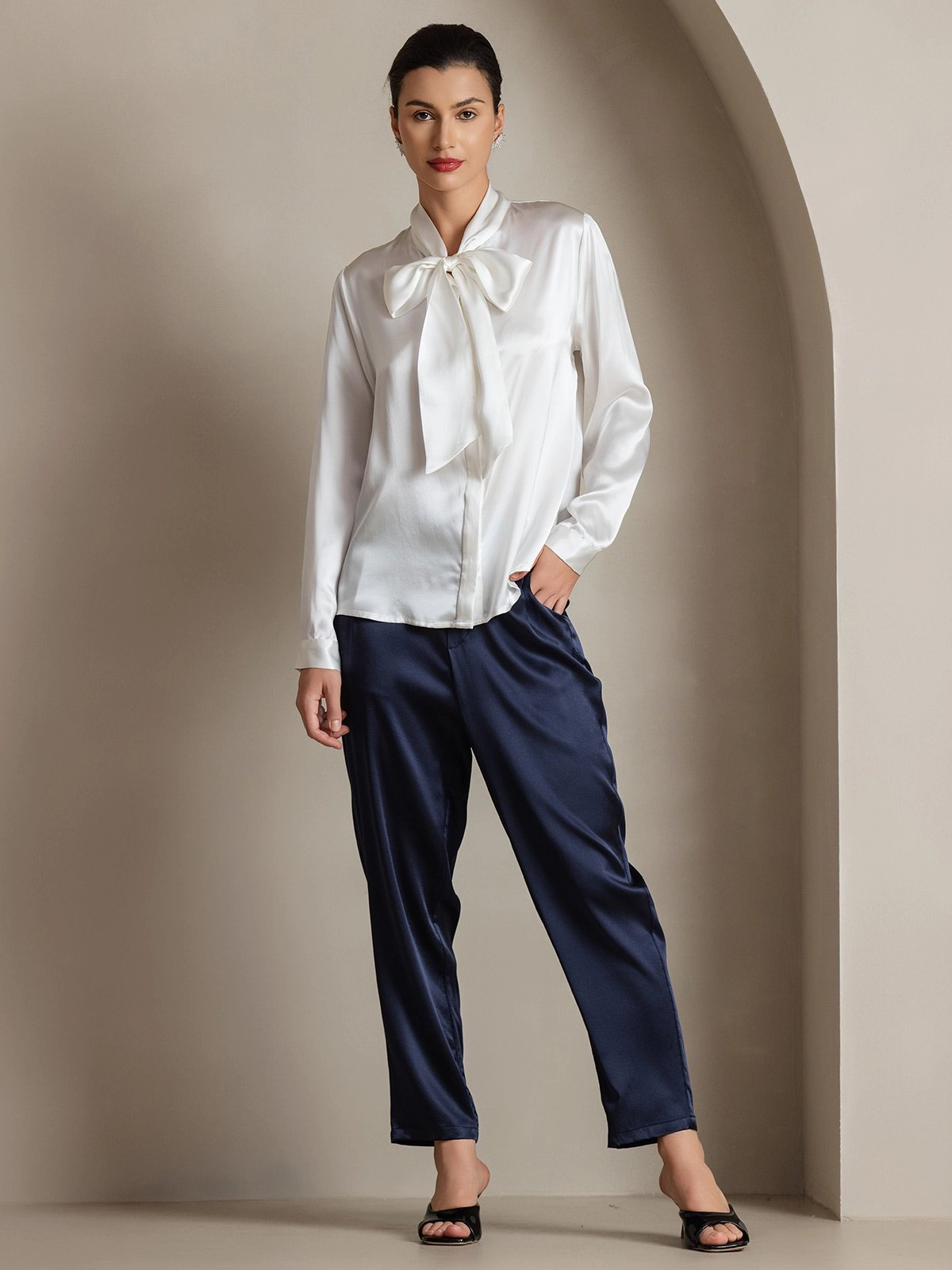 Women's 19 Momme Silk Elegant Tie Neck Long-sleeved Shirt